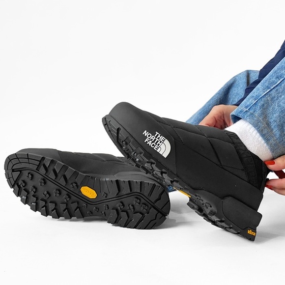 The North Face Men's Black Sneakers - Picture 1 of 13